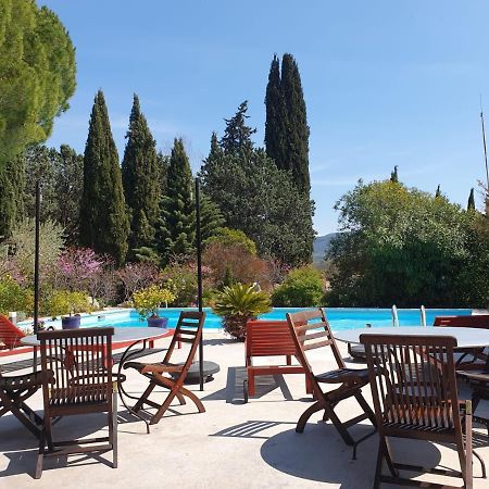 Au Mas Saint Pierre Hotel Pignans Exterior foto
