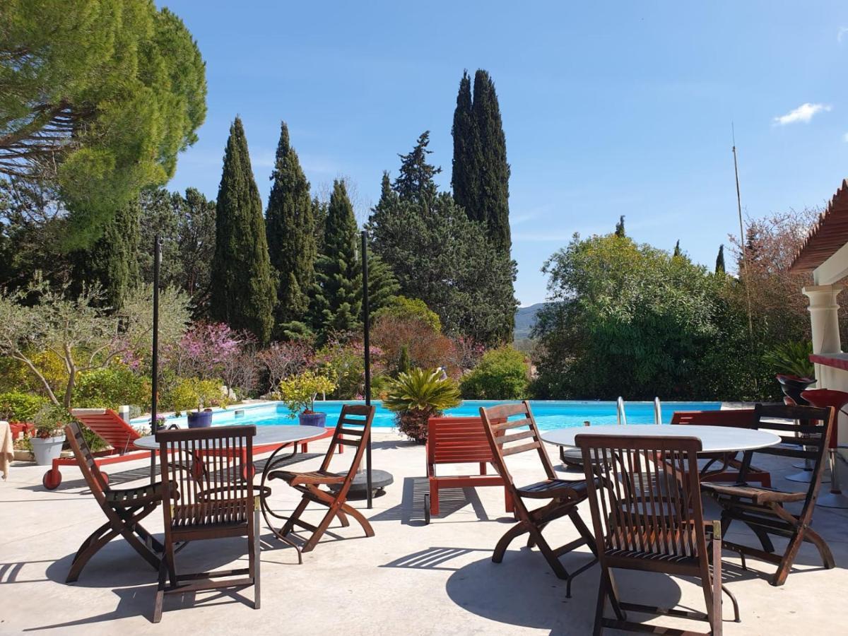 Au Mas Saint Pierre Hotel Pignans Exterior foto