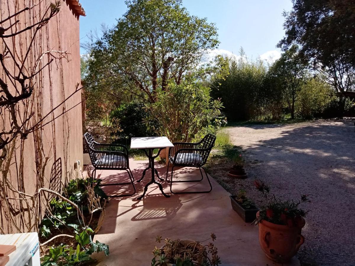Au Mas Saint Pierre Hotel Pignans Exterior foto